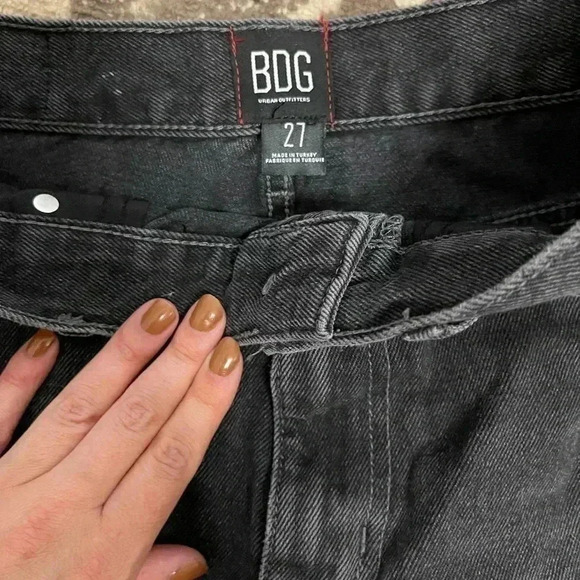 BDG Urban Outfitters Distressed Black Denim Shorts Size 27 - Picture 6 of 9
